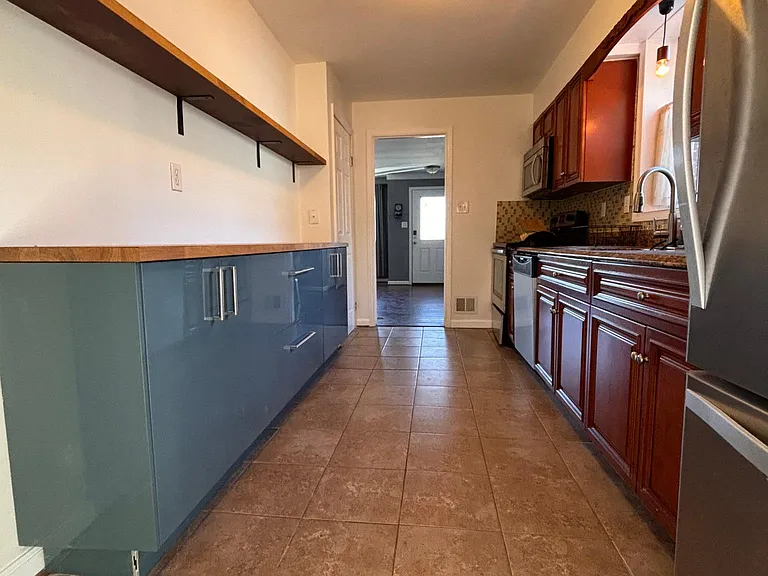 Rosemary Ln — Photo 10
