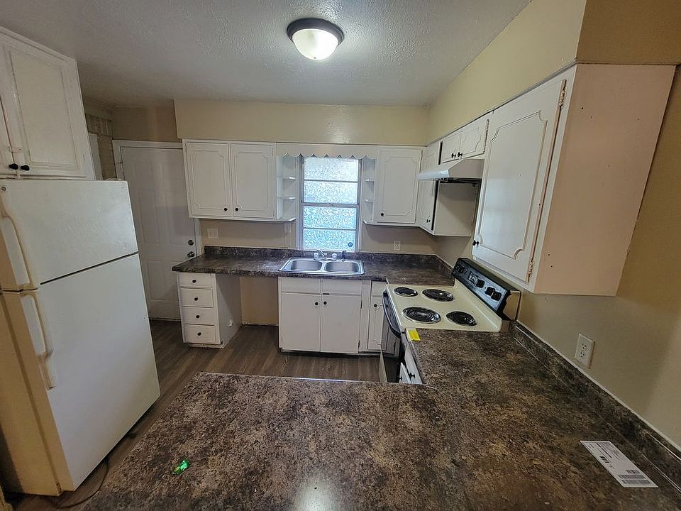 2nd image of 653 Temperance Ave