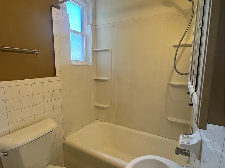 212 N 6th St #B6 — Photo 9