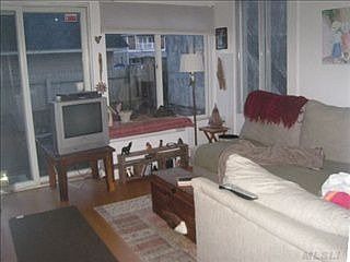 3rd image of 70 Daytona St