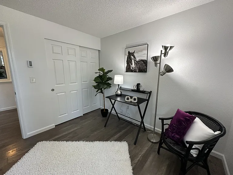 844 Phoenix St NE — Photo 9