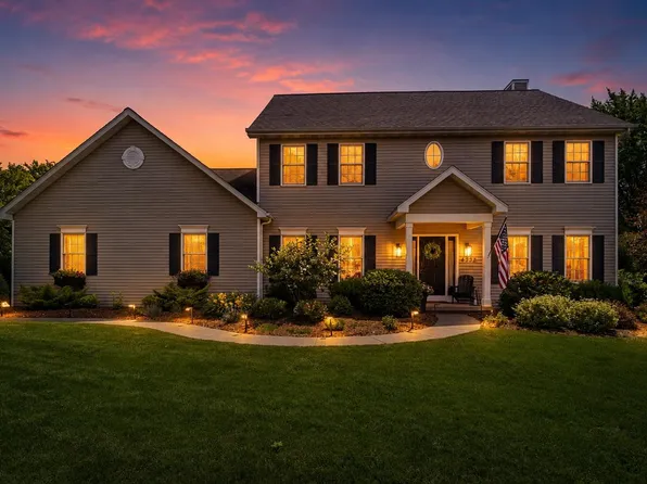 4232 N Terraview Dr, Appleton, WI 54913