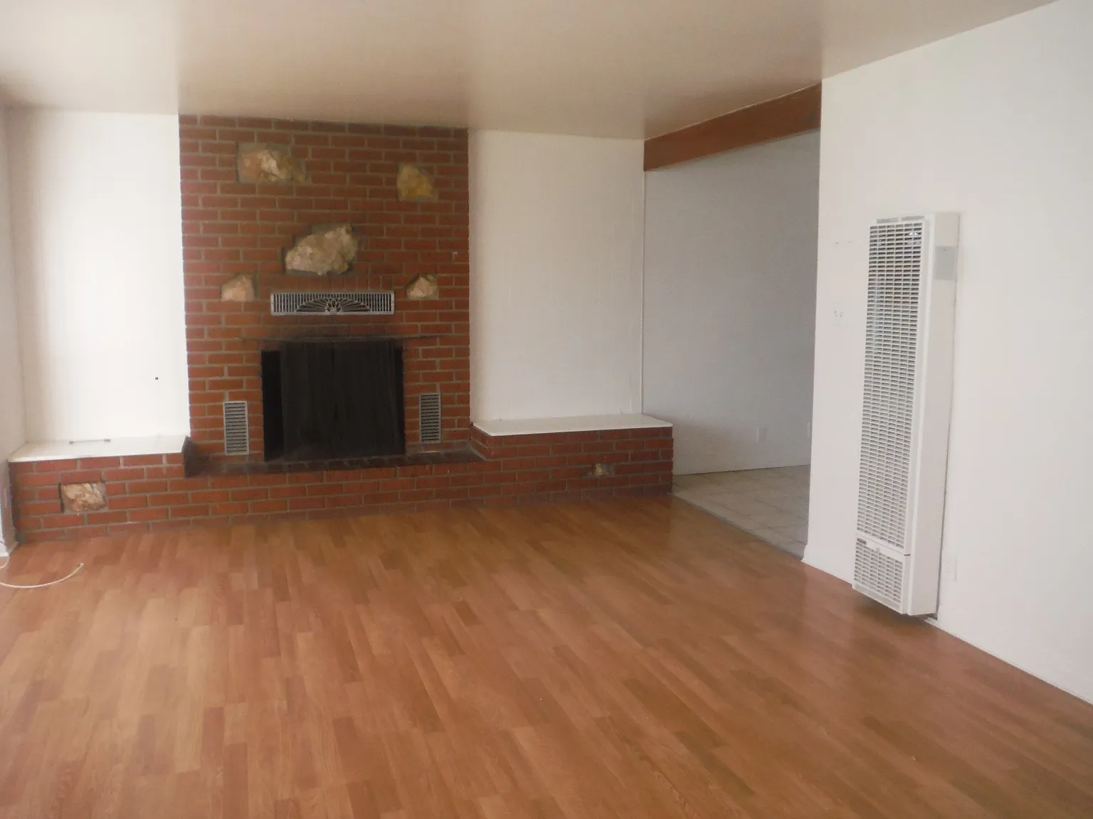 2 bed, 1075 sqft, $2,200 — Photo 3
