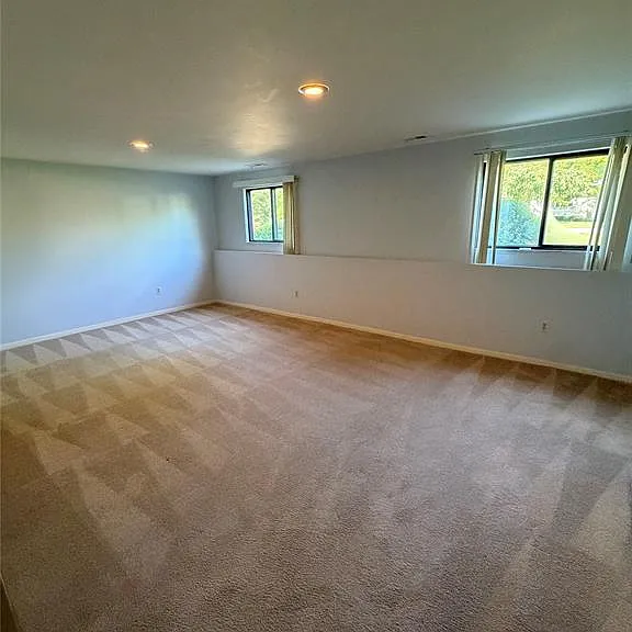 3277 Eastern Ave — Photo 10