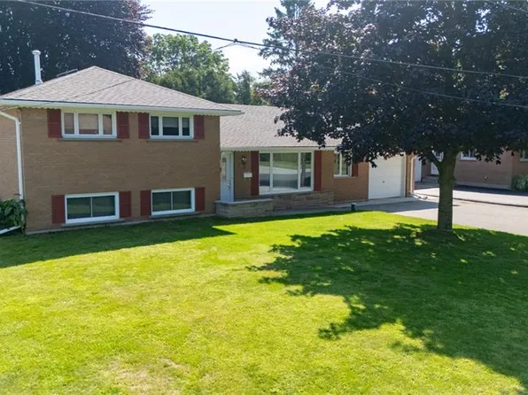 12 Glendale Cres, Norfolk County, ON N3Y 4M2