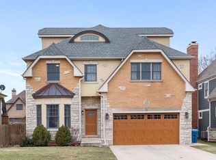 274 N Willow Rd, Elmhurst, IL 60126