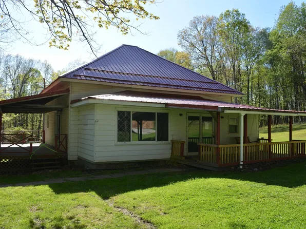 3443 W Herring Rd, Masontown, WV 26542