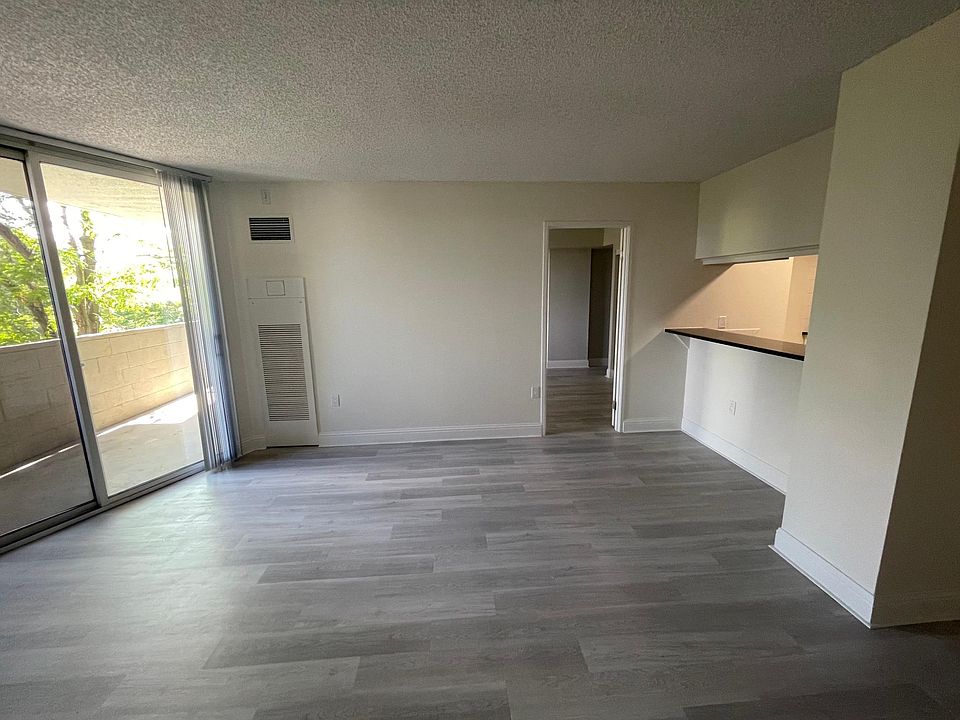 1st image of 1120 Galapago St