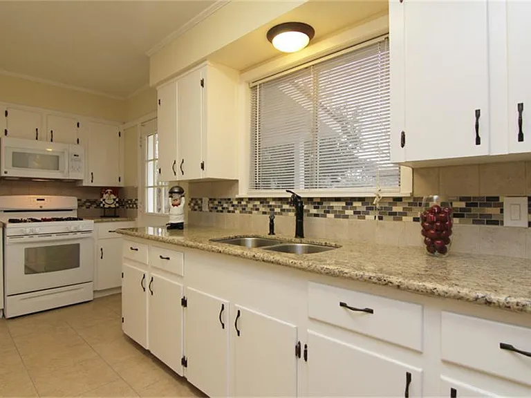 8526 Friendship Rd — Photo 9