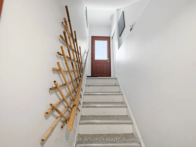 172 Cobourg St #B — Photo 10