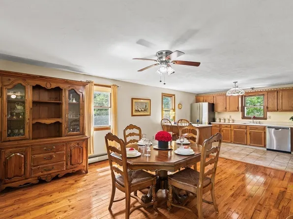 7 Beach Rd, Plymouth, MA 02360