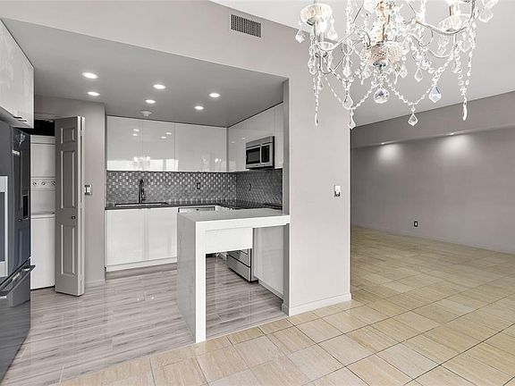 5th image of 2001 Holcombe Blvd Unit 2102
