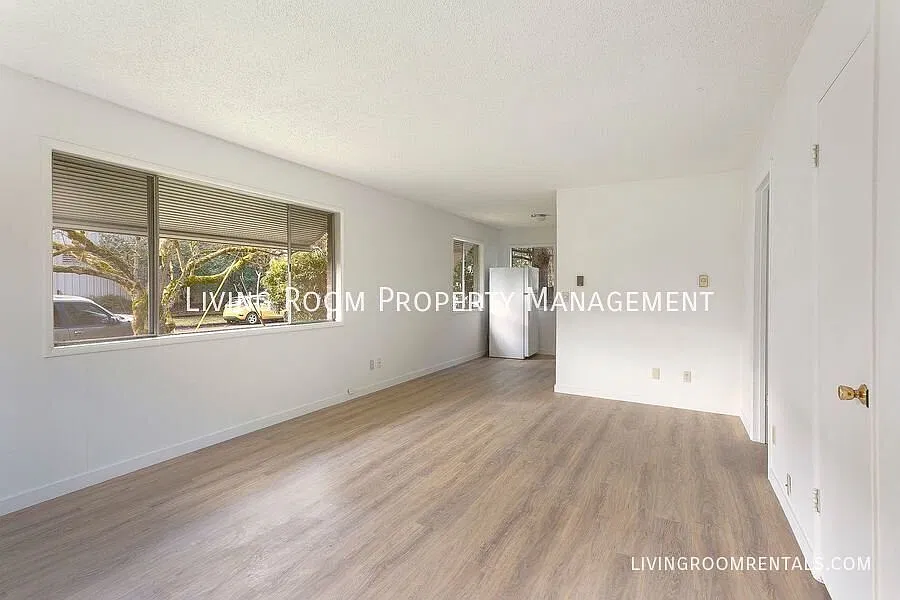 Newly Renovated Single Level Apartment in St. Johns — Photo 3