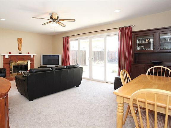 3rd image of 1410 Helmond Ln