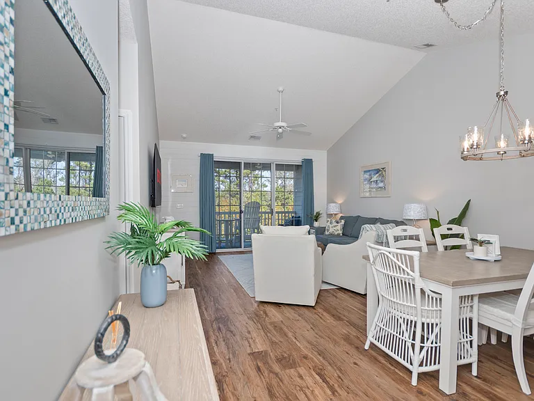 5825 Catalina Dr #234 — Photo 1