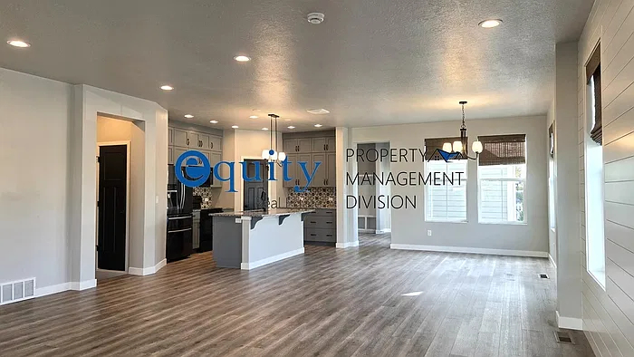 4 bed, 3.5 bath, 2865 sqft, $2,800 — Photo 3