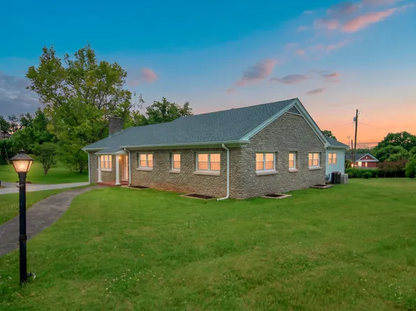 16 Manor Dr, Winchester, KY 40391