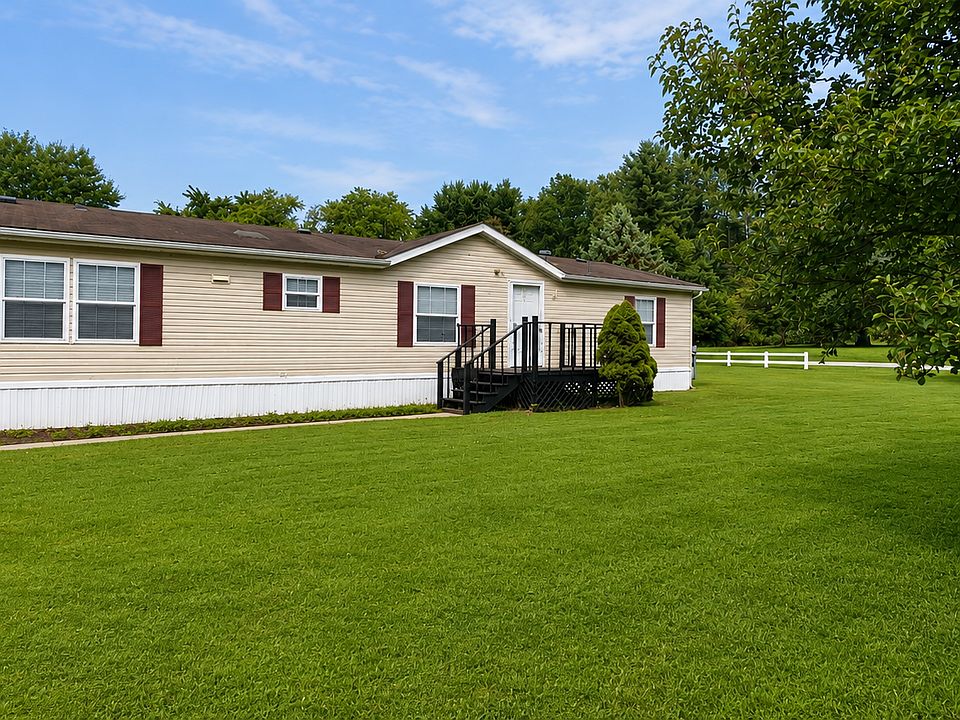 2nd image of 62430 Locust Rd #169