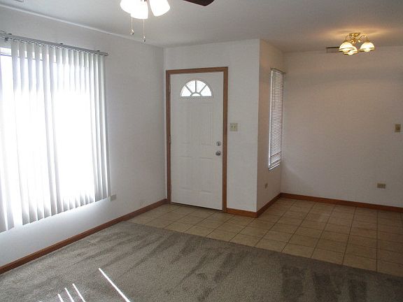 2nd image of 3228 Commercial Ave #C