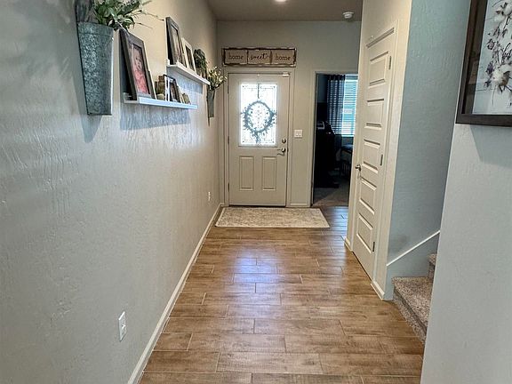 4th image of 2513 Briscoe Ave