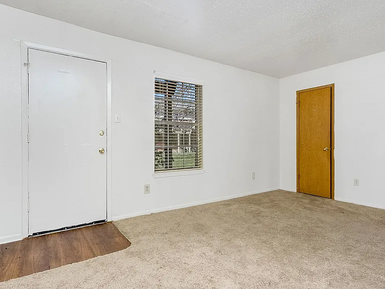 Tiffany Square Apartments — Photo 16