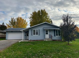 105 1st Ave SE, Plainview, MN 55964