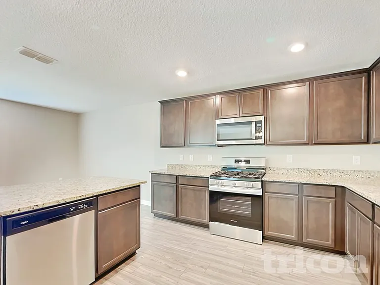 304 Kensington View Dr — Photo 6