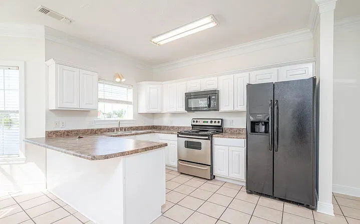 4 bed, 4.5 bath, 1769 sqft, $2,000 — Photo 4