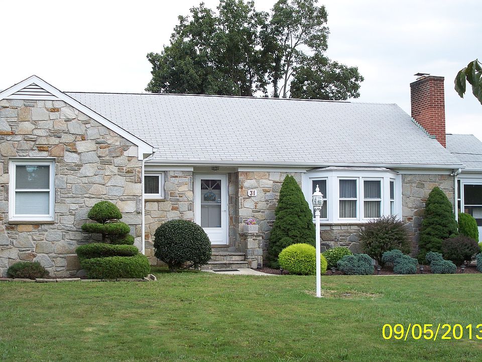 1st image of 31 Lake Dr