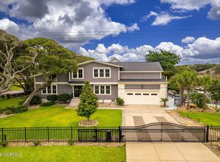 104 Mimosa Blvd, Pine Knoll Shores, NC 28512