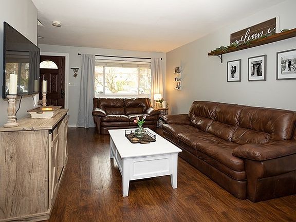 3rd image of 50 Farrwood Dr #50