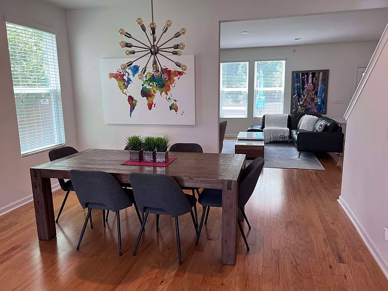 390 Southwilde Way — Photo 5