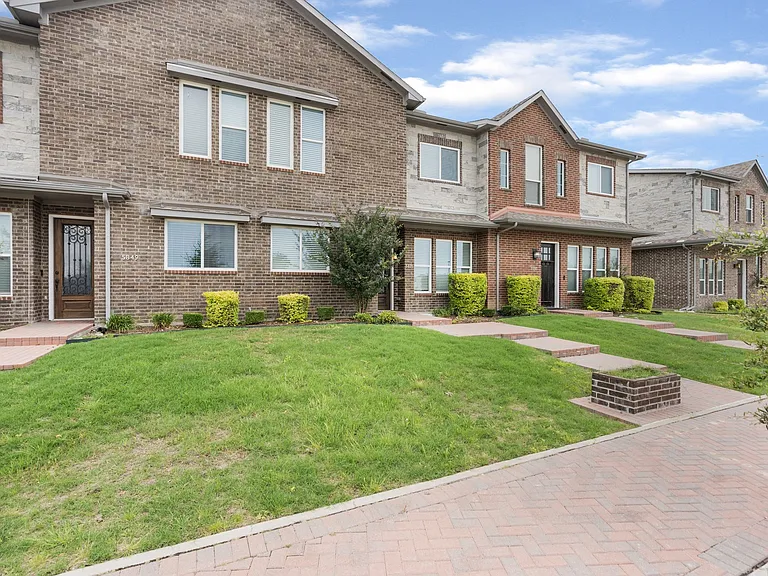 5871 Rivendell Dr — Photo 13