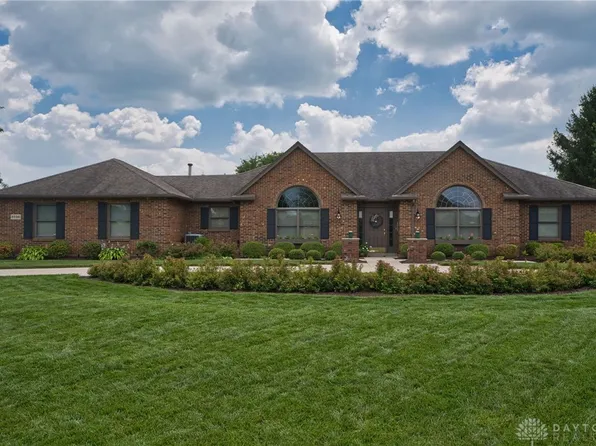 5736 Swan Dr, Clayton, OH 45315