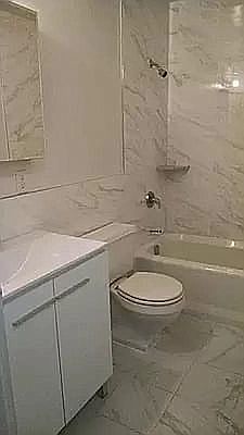 4th image of 338 E 49th St