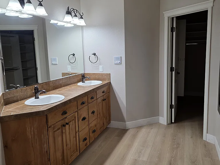 2640 W Los Flores Ct — Photo 15