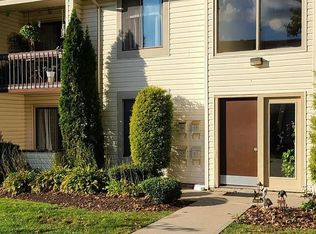 S6 Avon Dr #6, East Windsor, NJ 08520