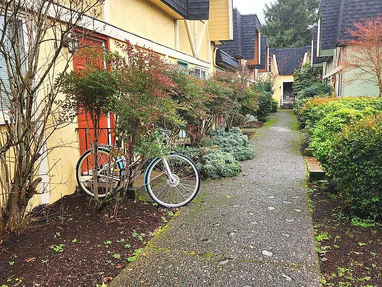 Kellsv — Photo 5