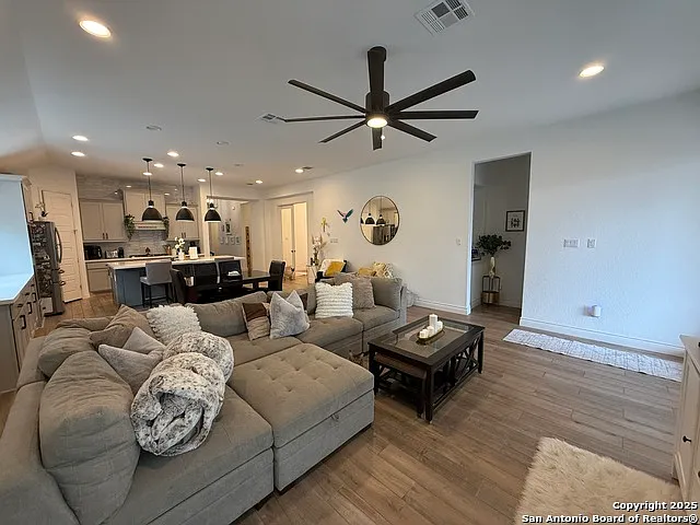 2216 Prado Dr — Photo 21