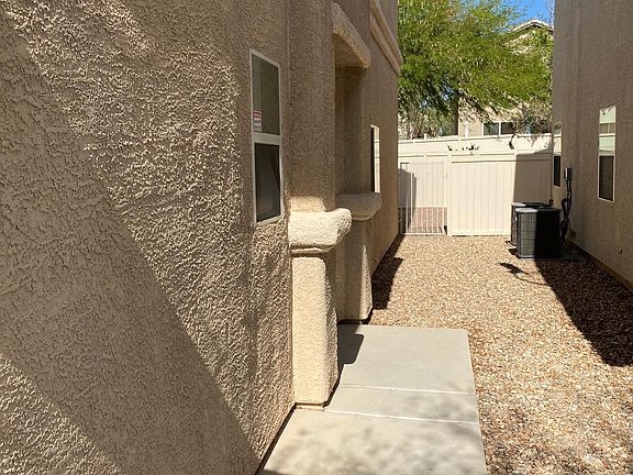 3rd image of 10520 Alhambra Crest Ct