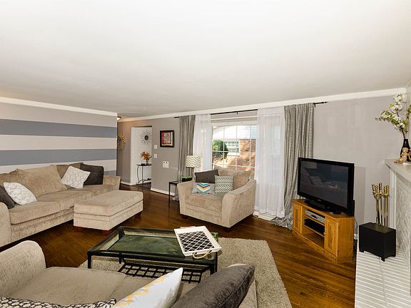 4th image of 5639 Sprucewood Dr