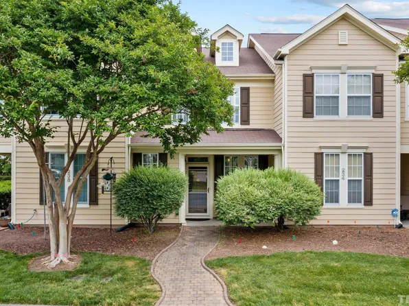 236 Duck Mill Cir, Cary, NC 27519