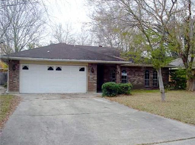 1st image of 537 Greenwood Dr