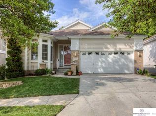 17206 Hickory Plz, Omaha, NE 68130