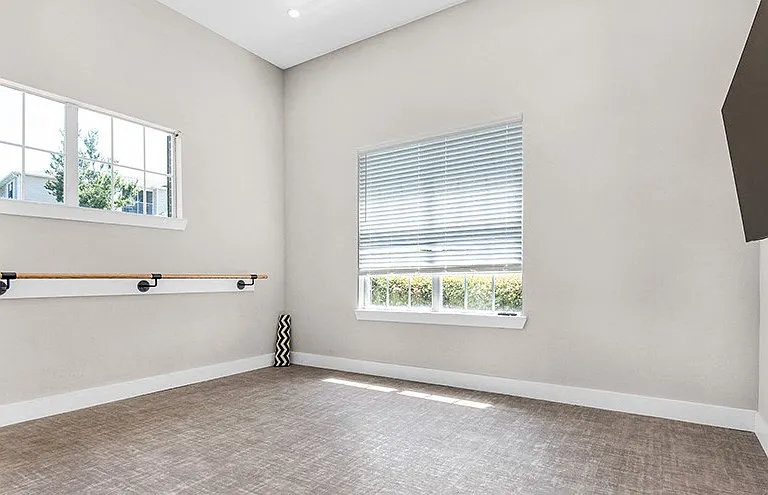 Marcus Pointe Grande Apartment Homes — Photo 34