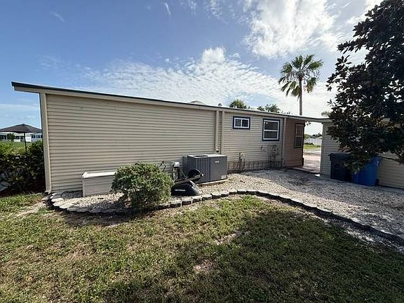 5th image of 2151 Bayou Dr S