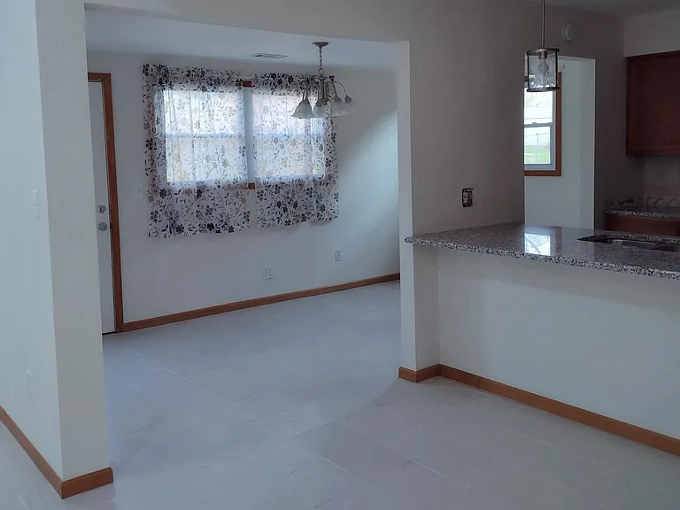 2529 Harper St — Photo 7