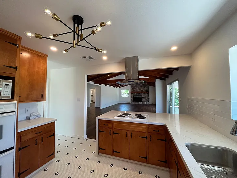 1121 Putter Ave — Photo 11