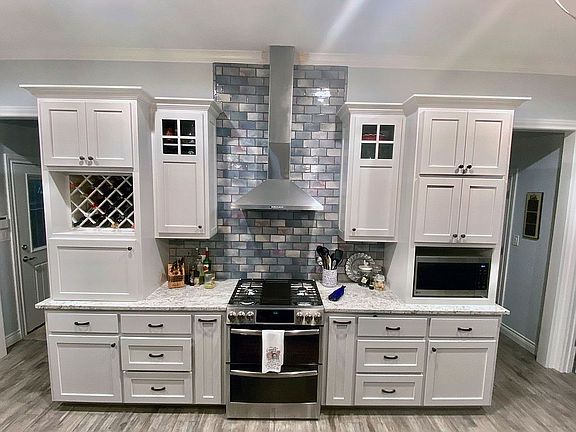 5th image of 2717 Thornberry Dr