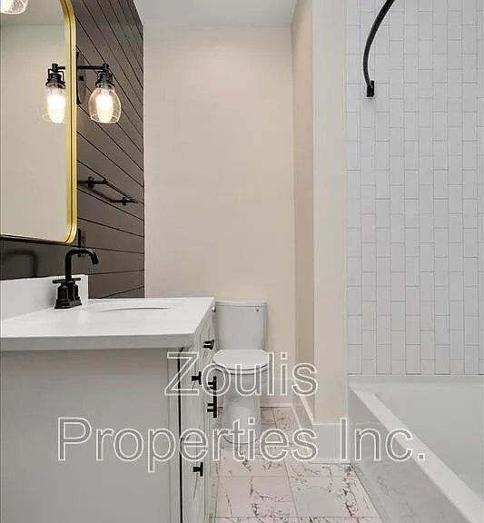 631 S Broadway #1-302 — Photo 3